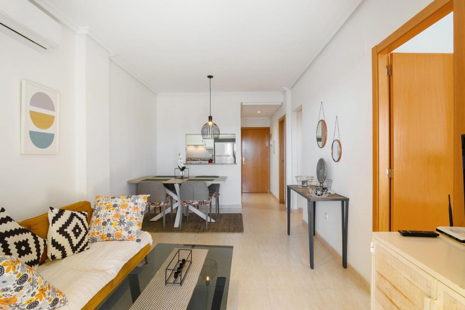 Nice Modern 2 Bed Apartment In Torrievieja Торевьиа Экстерьер фото
