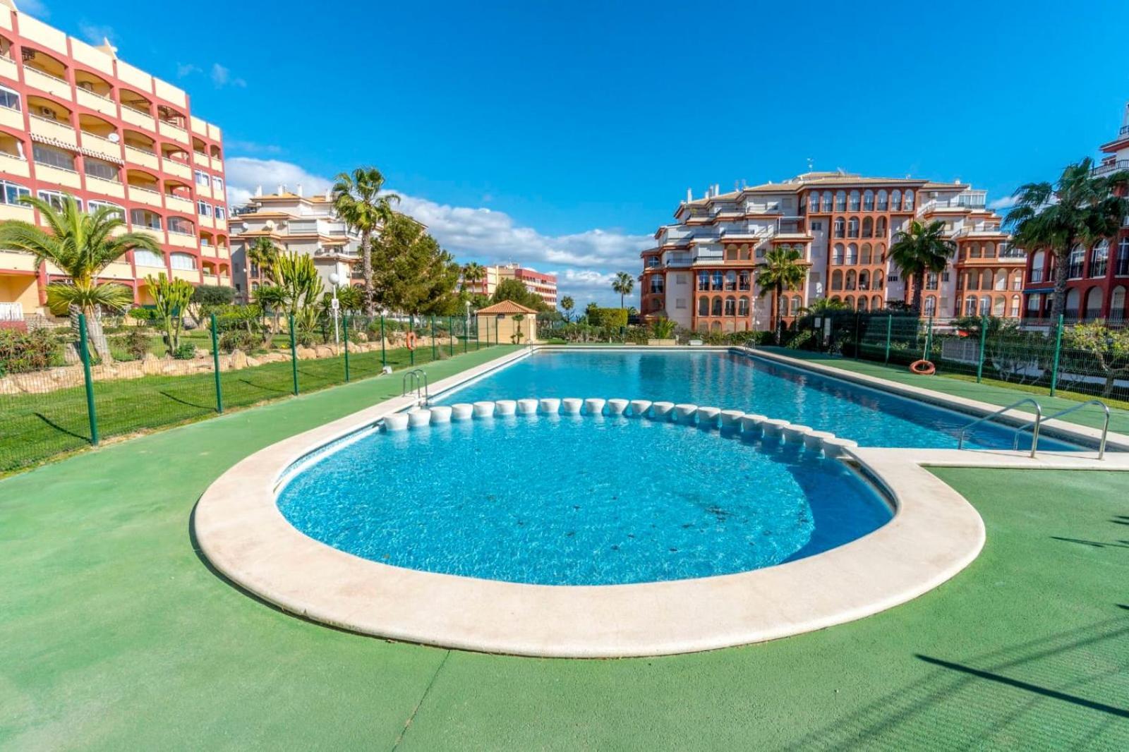 Nice Modern 2 Bed Apartment In Torrievieja Торевьиа Экстерьер фото